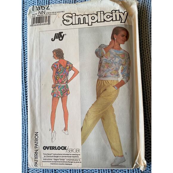 Simplicity sewing pattern  7952 knit top pant short - Picture 1 of 5